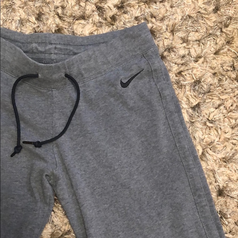 grey nike sweatpants